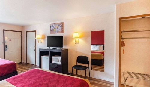 Standard Room, 2 Queen Beds, Non Smoking