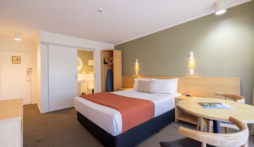 Standard Queen Room