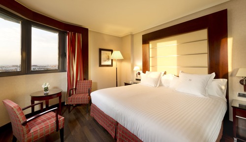 Standard Room (Parking Included)