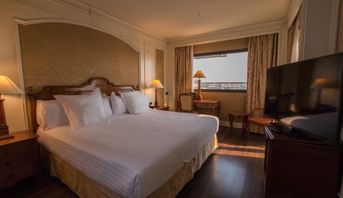 Premier Room (Giralda View)