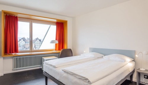 Medium Room