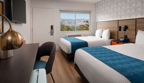 2 Full Beds | New 60s Retro-Style Decor