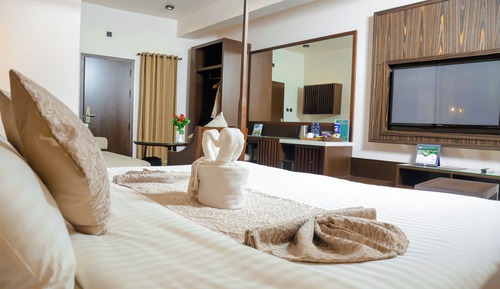 Suite (Suite with Spa Bath)