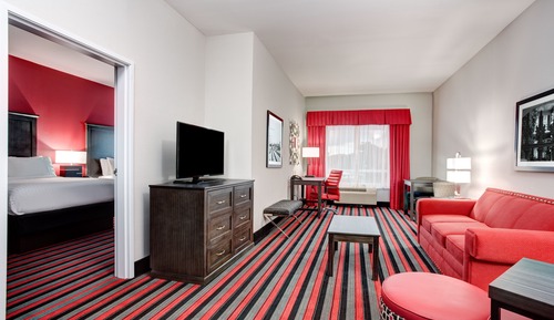 Suite, 1 King Bed, Mobility Accessible (Roll-In Shower)