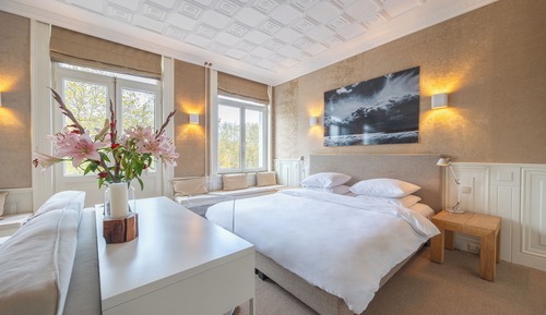 Romantic Studio Suite