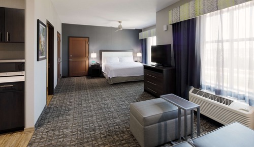 Studio, 1 King Bed, Accessible, Non Smoking (Roll-in Shower)