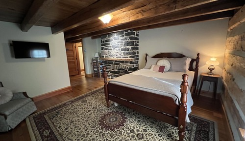 Standard Room, Ensuite (The Silk Room)