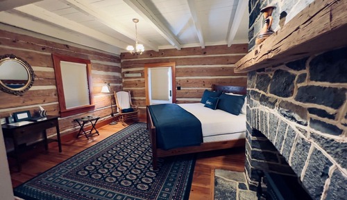 Standard Room, Ensuite (The Blue Stone Room)