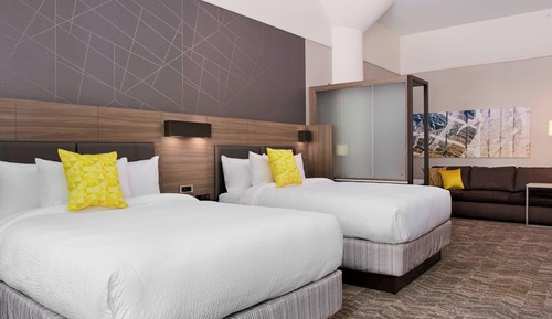 Executive Suite, 2 Queen Beds (Mobility Accessible, Roll-In Shower)