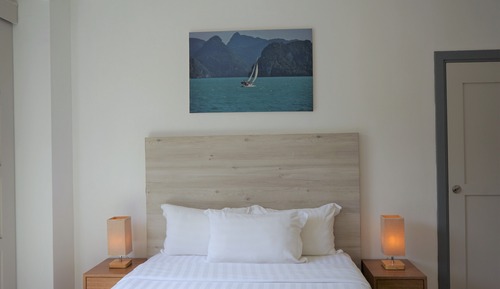 Deluxe Room, 1 Queen Bed, Non Smoking, Hill View