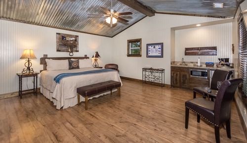 Cottage, Vineyard View (Texas Pride)