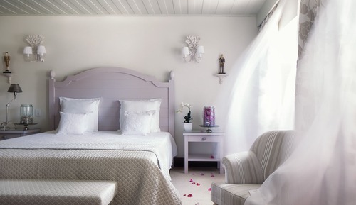 Colonial Suite