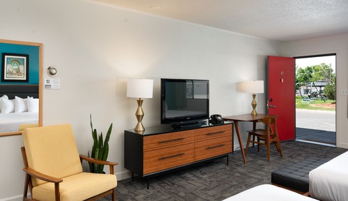 Standard Triple Room, Refrigerator & Microwave (3 Double beds)