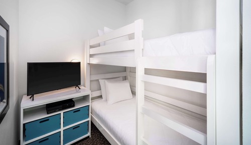 Standard Room, Multiple Beds, Non Smoking, No View (2 Queen and 2 Single Bunk Beds)