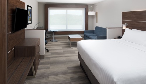 Room, 2 Queen Beds, Accessible (Comms Accessible. Roll-In Shower)