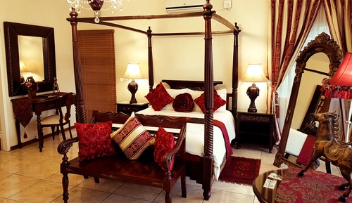 Honeymoon Suite
