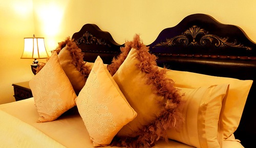 Luxury Room (His and Hers) 