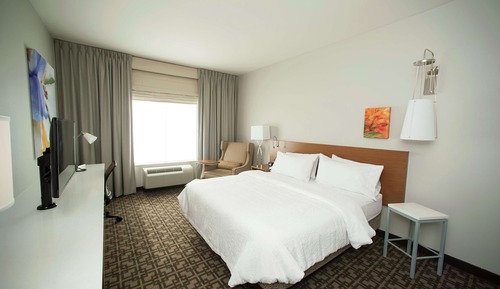 Room, 1 King Bed, Accessible, Bathtub