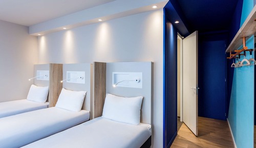 Room, 3 Twin Beds
