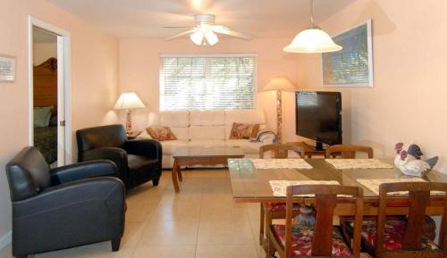 Seahorse Cottage - 2 Bedroom - Sleeps 4
