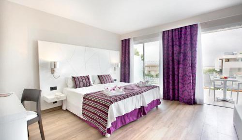 Junior Suite (2 Adults + 1 Child)