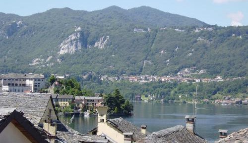 Large Two-Bedroom Apartment - Split Level