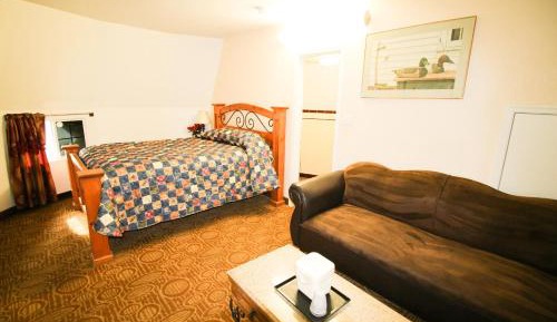 Deluxe Queen Room