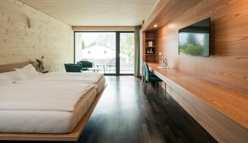 Deluxe Twin Room with Balcony