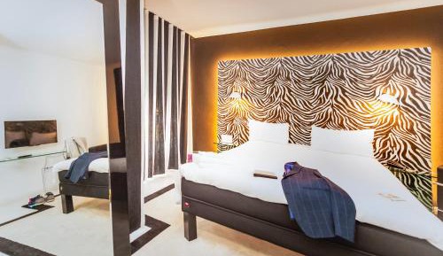 Standard Queen Room