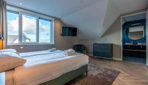 Four-Bedroom Holiday Home