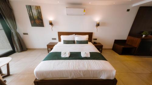 Deluxe King Room