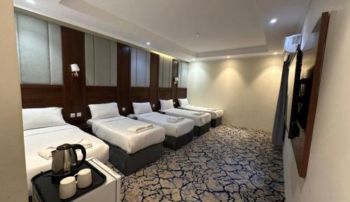 Deluxe Family Room