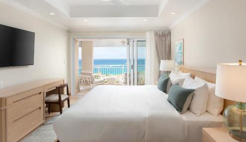 Deluxe Queen Suite