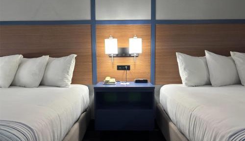 One-Bedroom Suite with Two Queen Beds - Non-Smoking