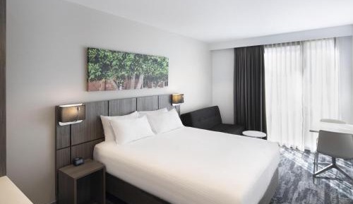 Executive Queen Room 