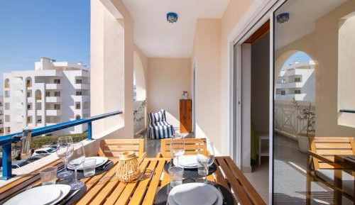 Superior One-Bedroom Apartment with Balcony