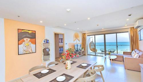 Three-Bedroom Apartment with Ocean View