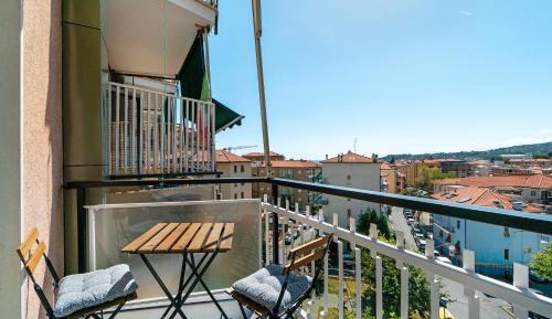 Superior One-Bedroom Apartment with Balcony