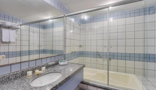 Standard Twin Room with Sea View