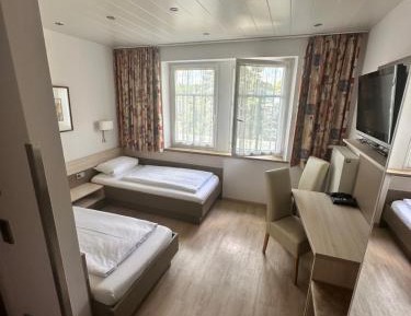 Double or Twin Room with Shower
