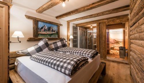 Suite with Sauna