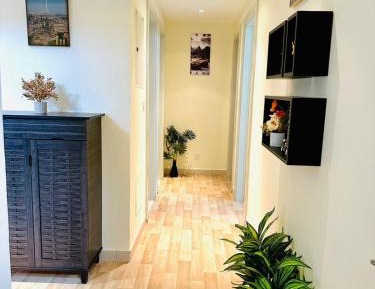 Single Room with Shared Bathroom