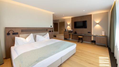 Suite with Mountain View