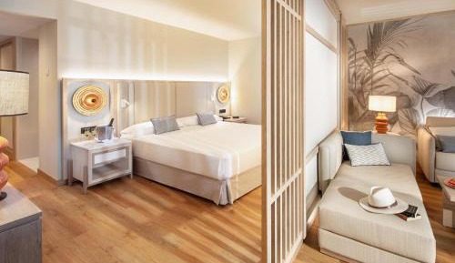 Executive Esencia (2 Adults)