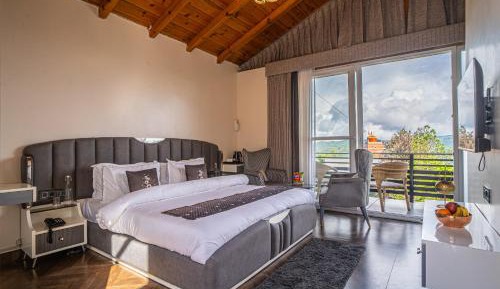 King Room with Balcony