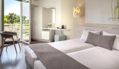 Twin or Double Room with Garden View
