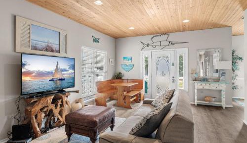 Three-Bedroom Holiday Home 