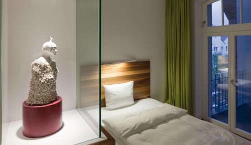 Standard Queen Room with Shower Only