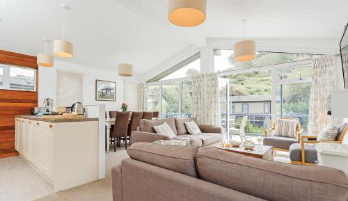 Four-Bedroom Lodge