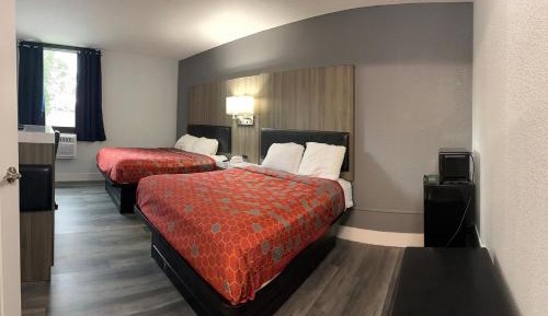 Deluxe Queen Room with Two Queen Beds